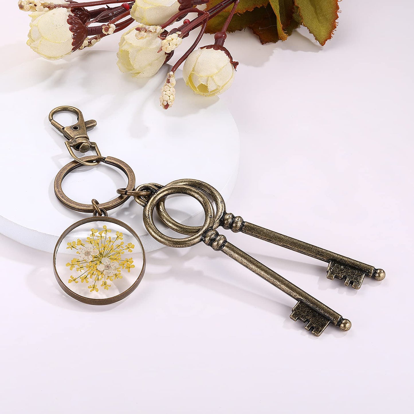 Forget-Me-Not and Queen Anne's Lace Wildflower Keychain | Real Flower Keychain | Personalized Handmade Keychain | Dried Pressed Flower Keychain Charms | Gifts for Her