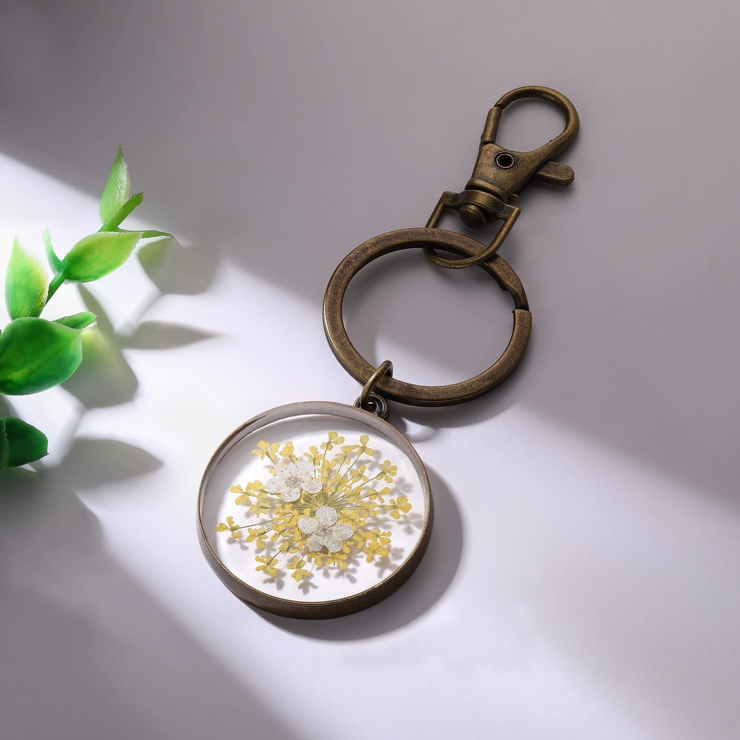 Forget-Me-Not and Queen Anne's Lace Wildflower Keychain | Real Flower Keychain | Personalized Handmade Keychain | Dried Pressed Flower Keychain Charms | Gifts for Her