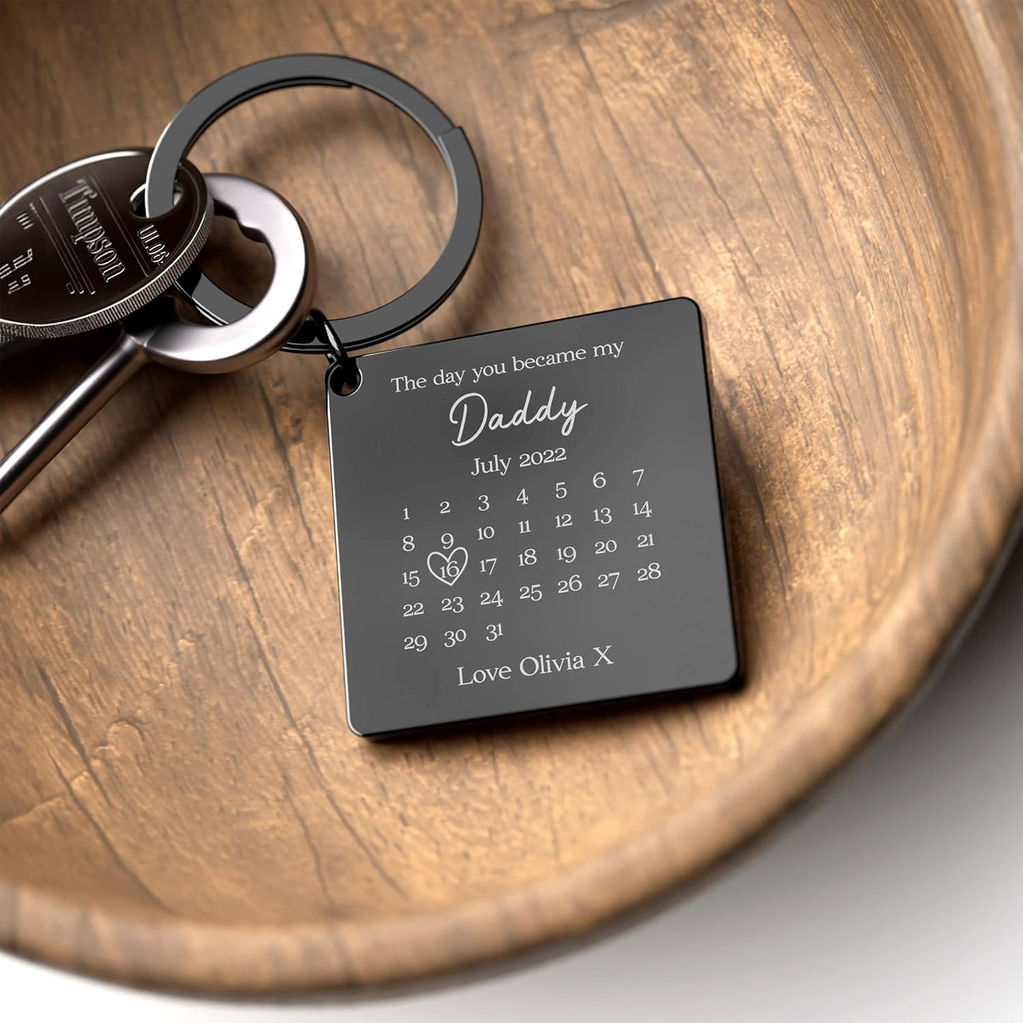 Beecreative Personalised The Day You Became My Daddy Keyring, Daddy Gift from Daughter Son Baby, 1st First Father's Day, Engraved Black Metal Keyring With Gift Box